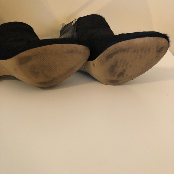 ❌SOLD❌ Ann Taylor calf hair booties Black sz 6.5 - Picture 7 of 8